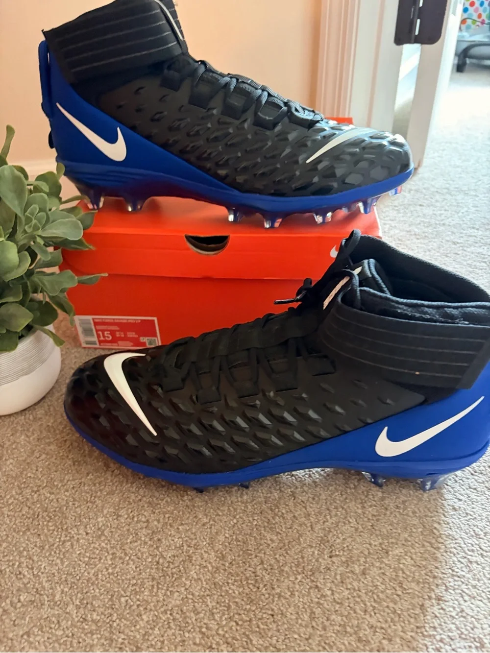 NEW! Men’s football cleats Nike force savage pro 2 p size 15